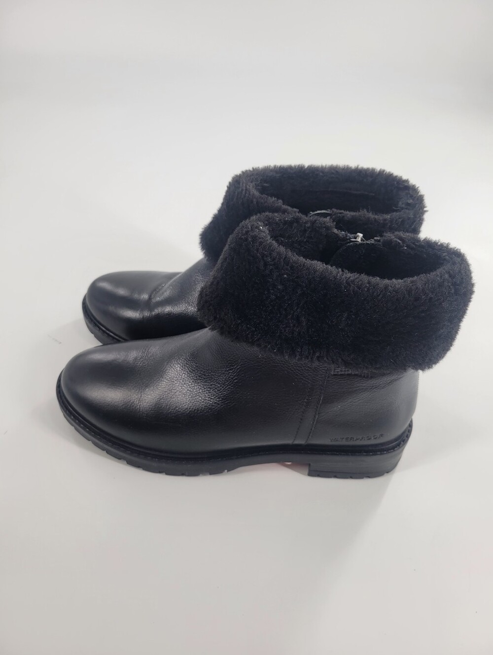 Coguar Kendal Women’s Black Faux-Fur Cuff Leather Ankle Boots Size 8 New
